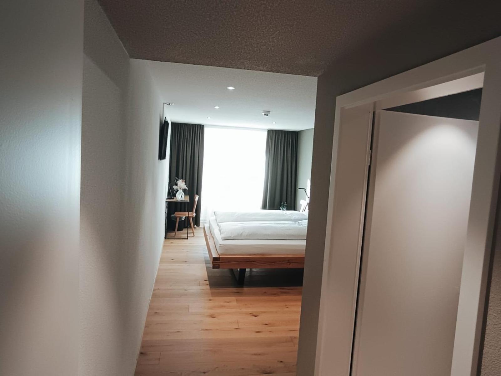 Hotel Restaurant Krone Aarberg מראה חיצוני תמונה